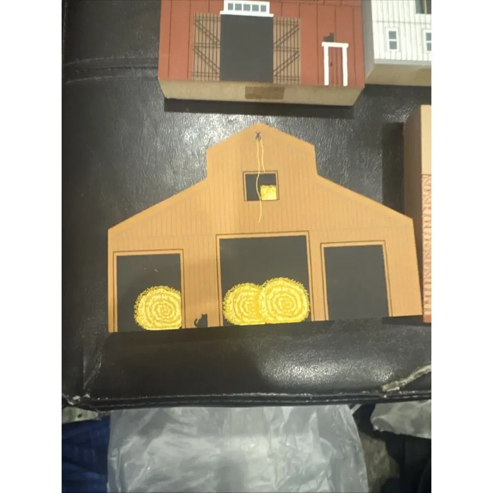 Set of 4 The Cat's Meow Village American Barn Series 1992